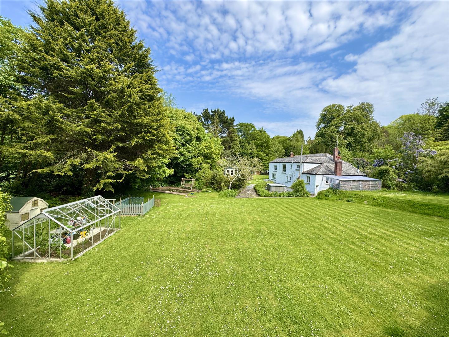 4 bed property in , Truro
